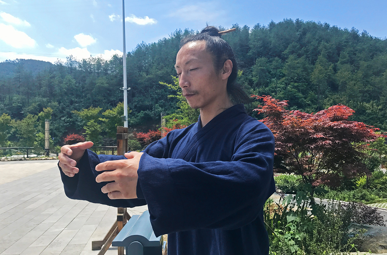 文章附图